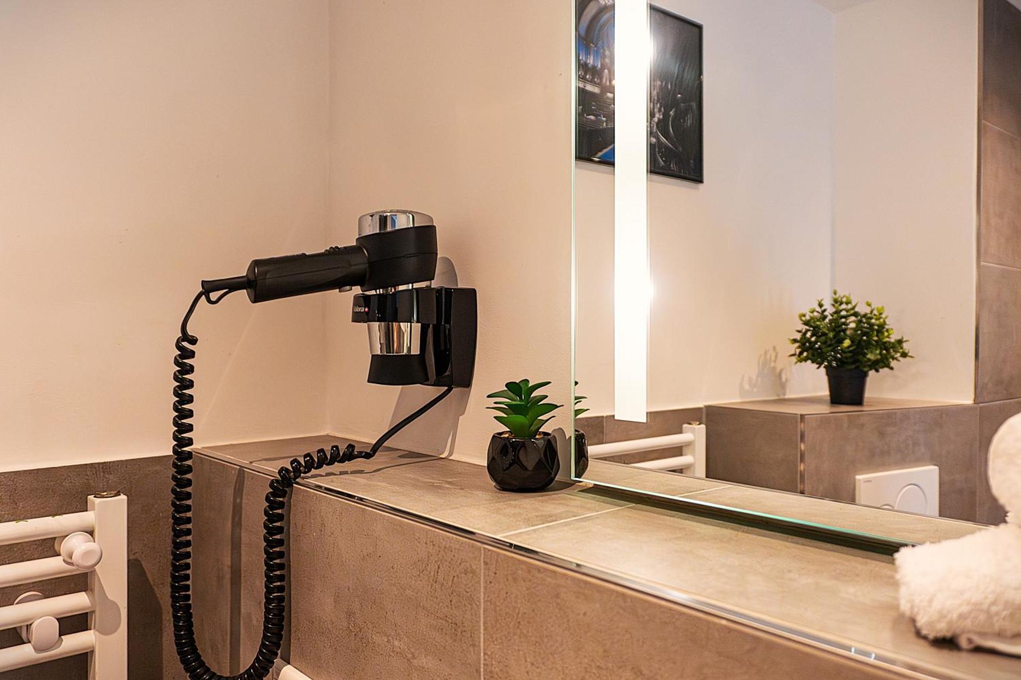Liro Hotel Фирзен Экстерьер фото